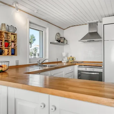 Holiday home Mynthe - 500m From The Sea By Interhome